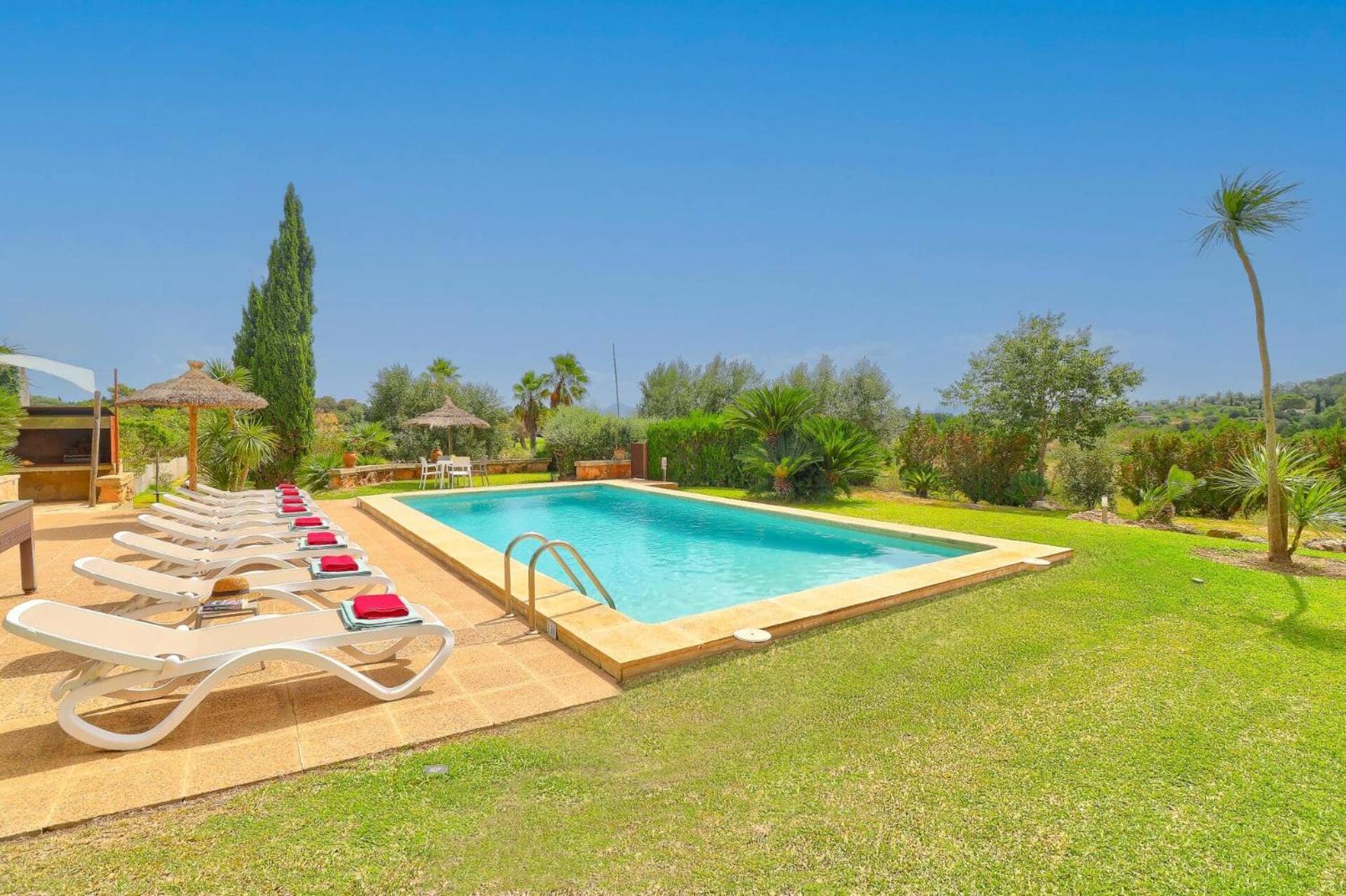 Villa Toni Pau By *