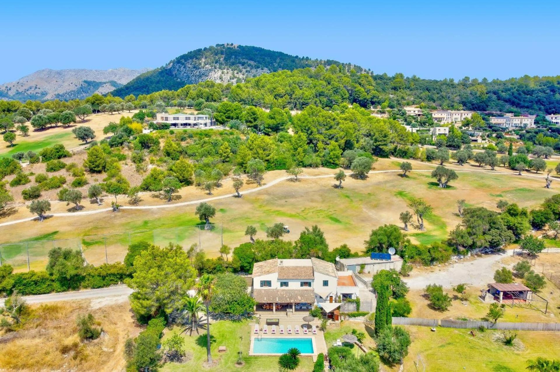 Villa Toni Pau By *